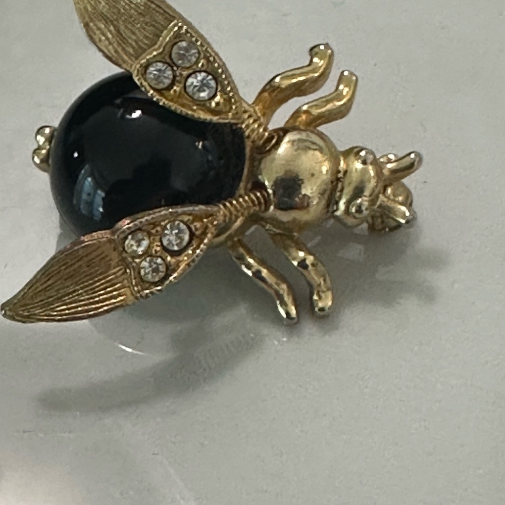 Wiggle wiggle Trembler Gold and Black Bee Brooch